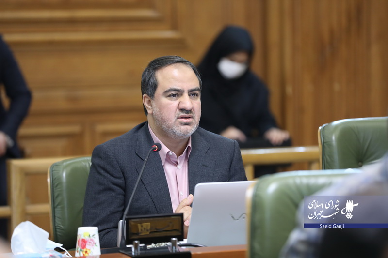 فارس در گزارشی نوشت:  هشدار چندباره عضو شورا از عدم رعایت الزامات ایمنی در بازار گل محلاتی