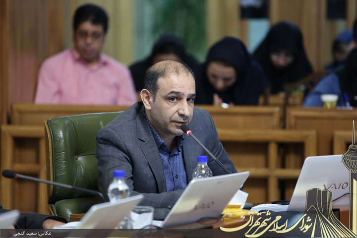 محمد علیخانی در گفت‌وگو با خبرنگار شهری خبرگزاری فارس: جزییات بسته جدید مقابله با ترافیک در پایتخت اعلام شد